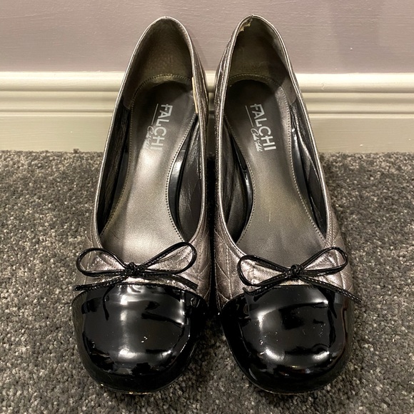 Silver and black patent toe-cap heels - Picture 2 of 4